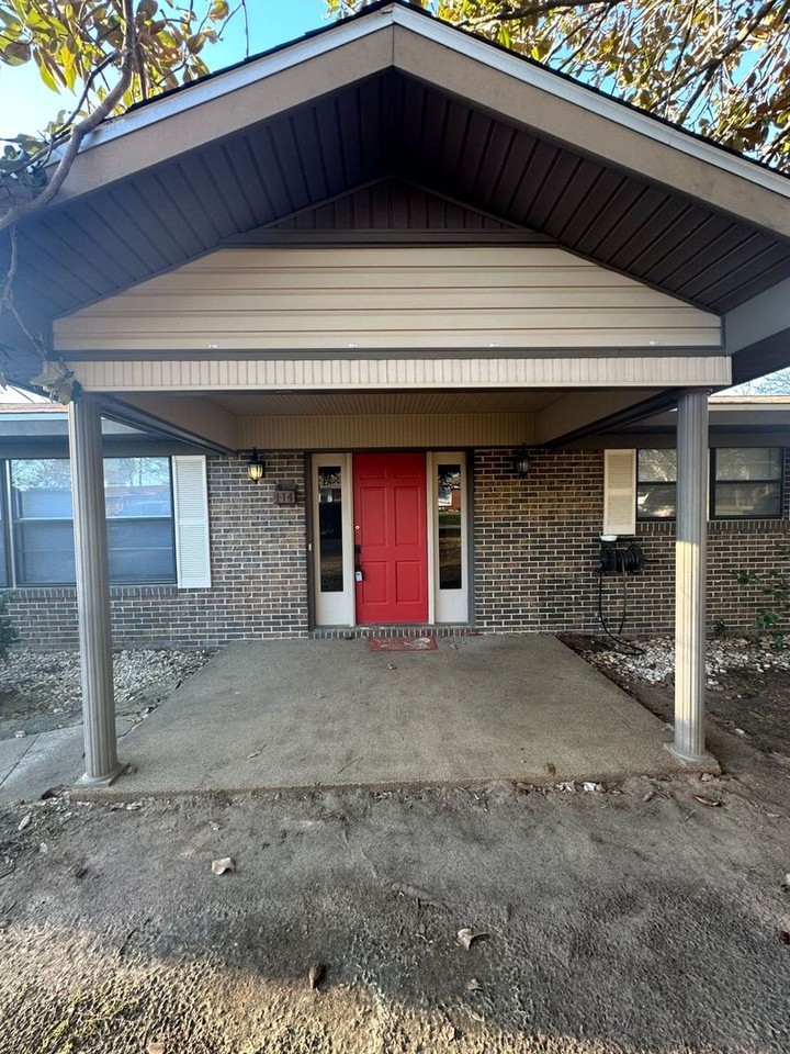 114 Kinnon Dr - Photo 2 of 31