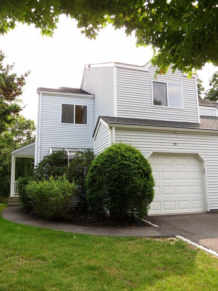 59 Sutton Pl - Photo 2 of 12