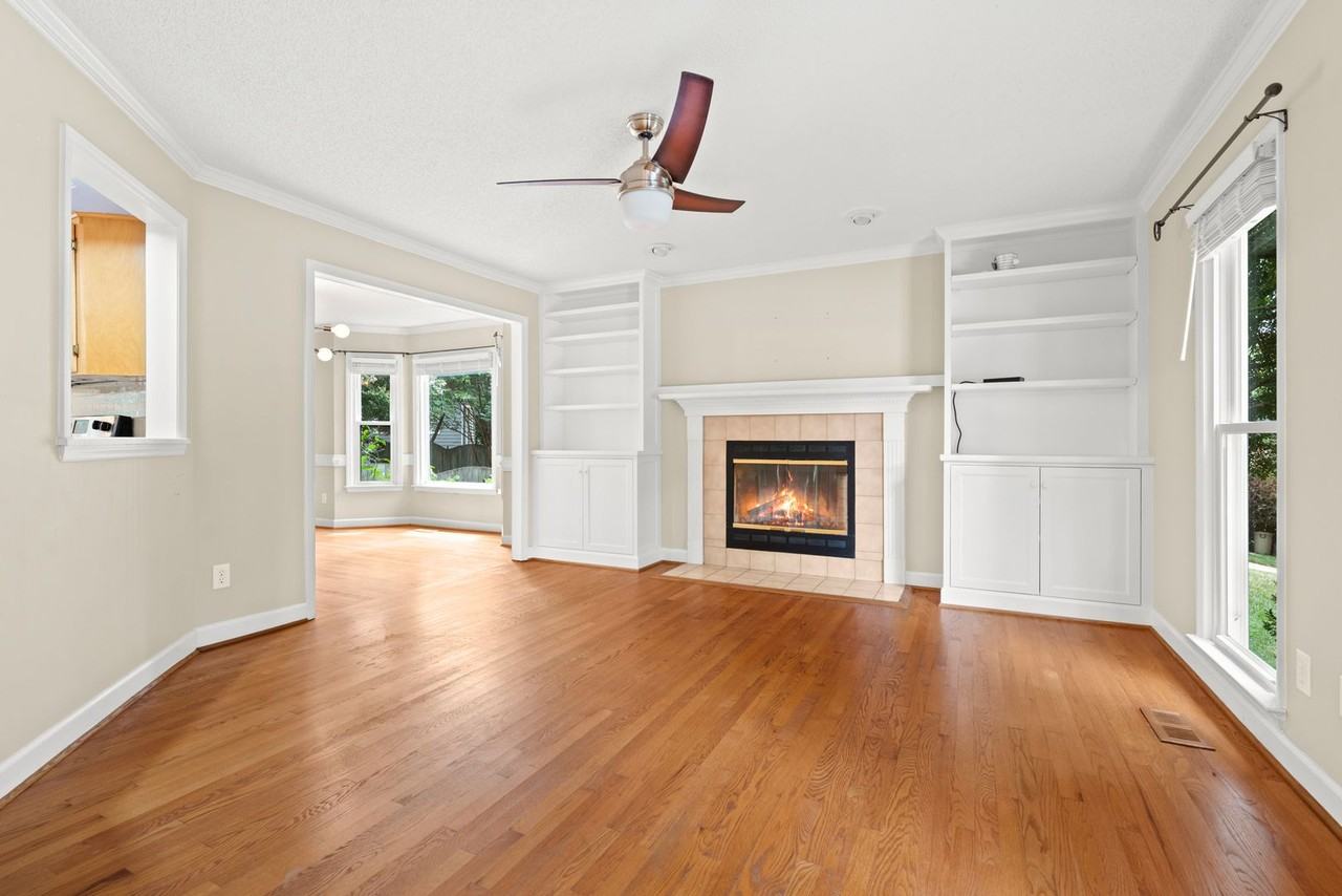5912 Knollrock Dr - Photo 4 of 21