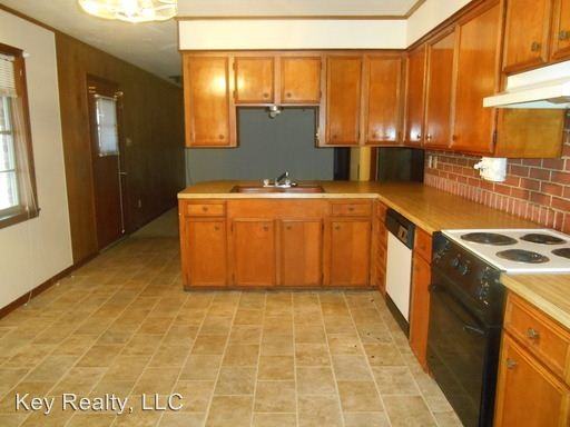 112 Arlington Dr - Photo 2 of 9