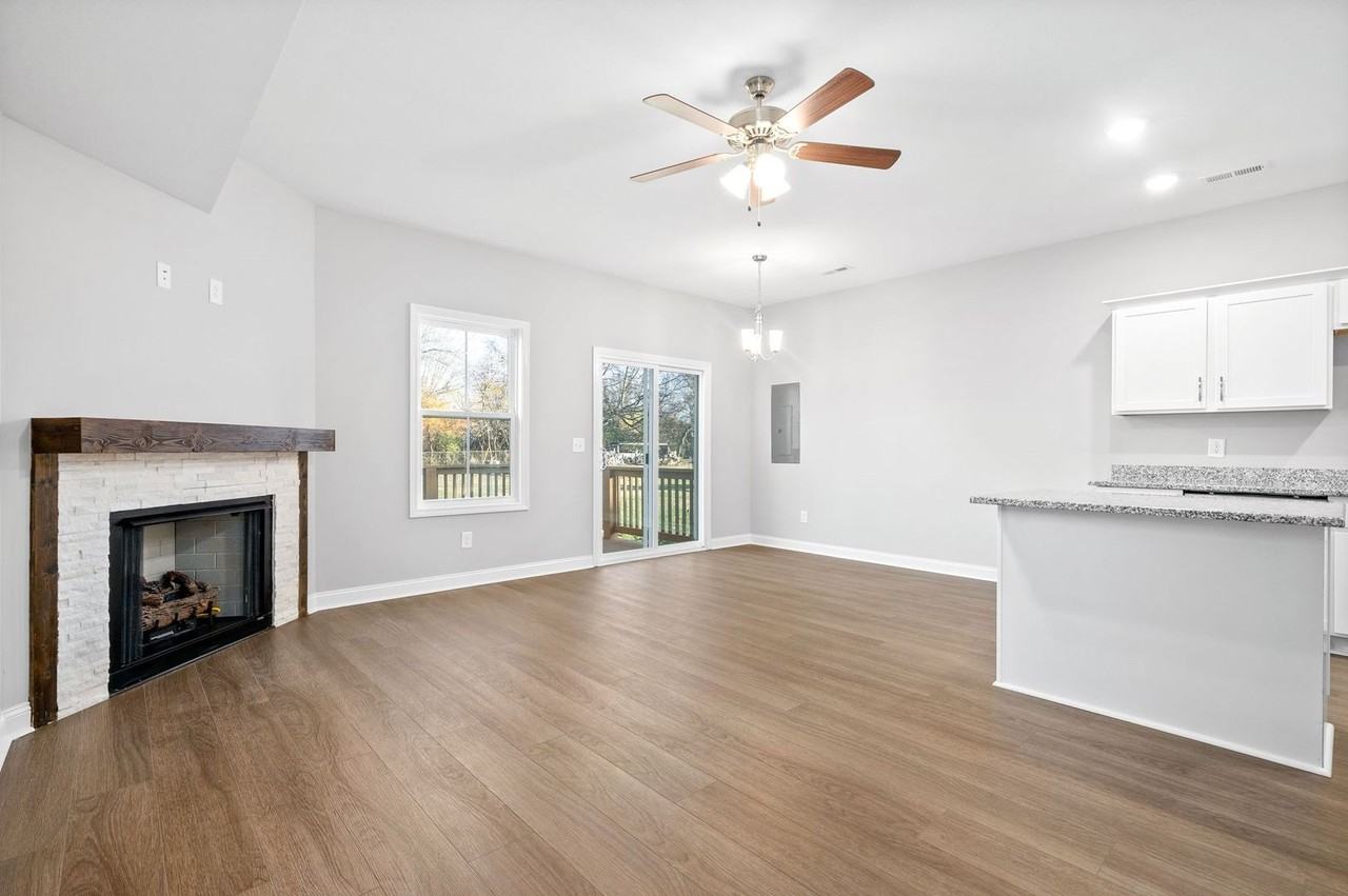 515 Needmore Rd - Photo 4 of 27