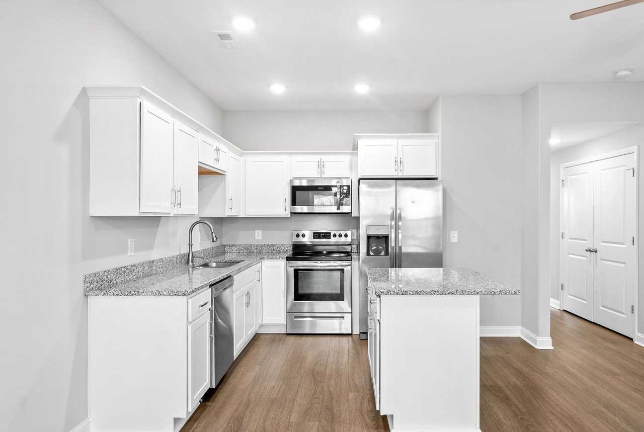 515 Needmore Rd - Photo 2 of 27