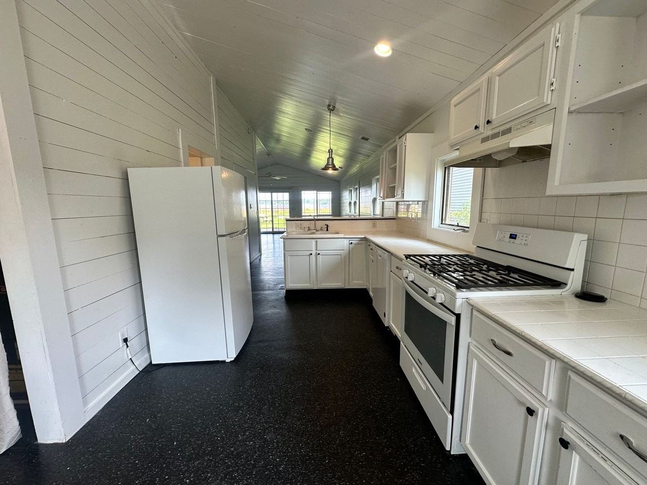 14431 Frances Ave - Photo 2 of 14