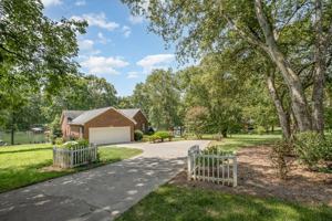 featured image of 7815 Lucy Ln
