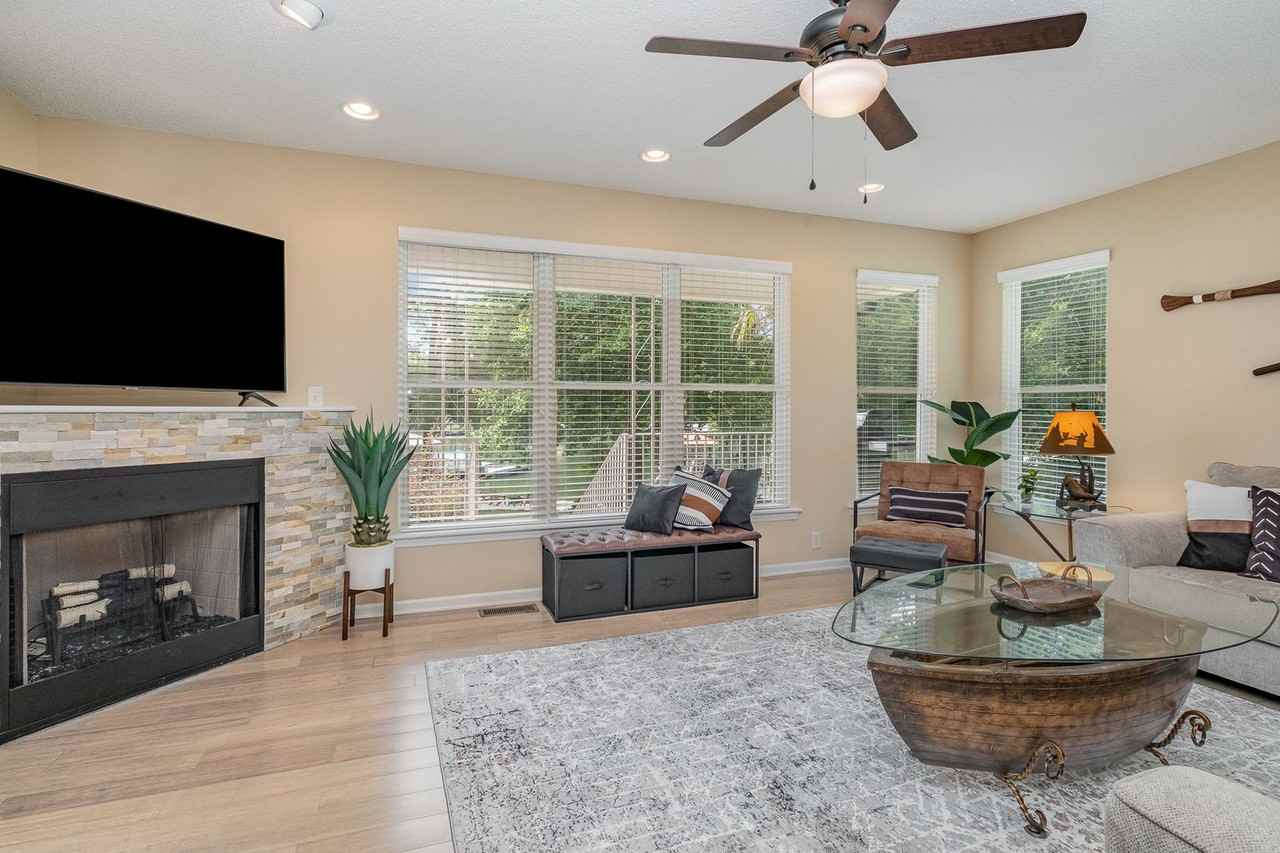 7815 Lucy Ln - Photo 4 of 29