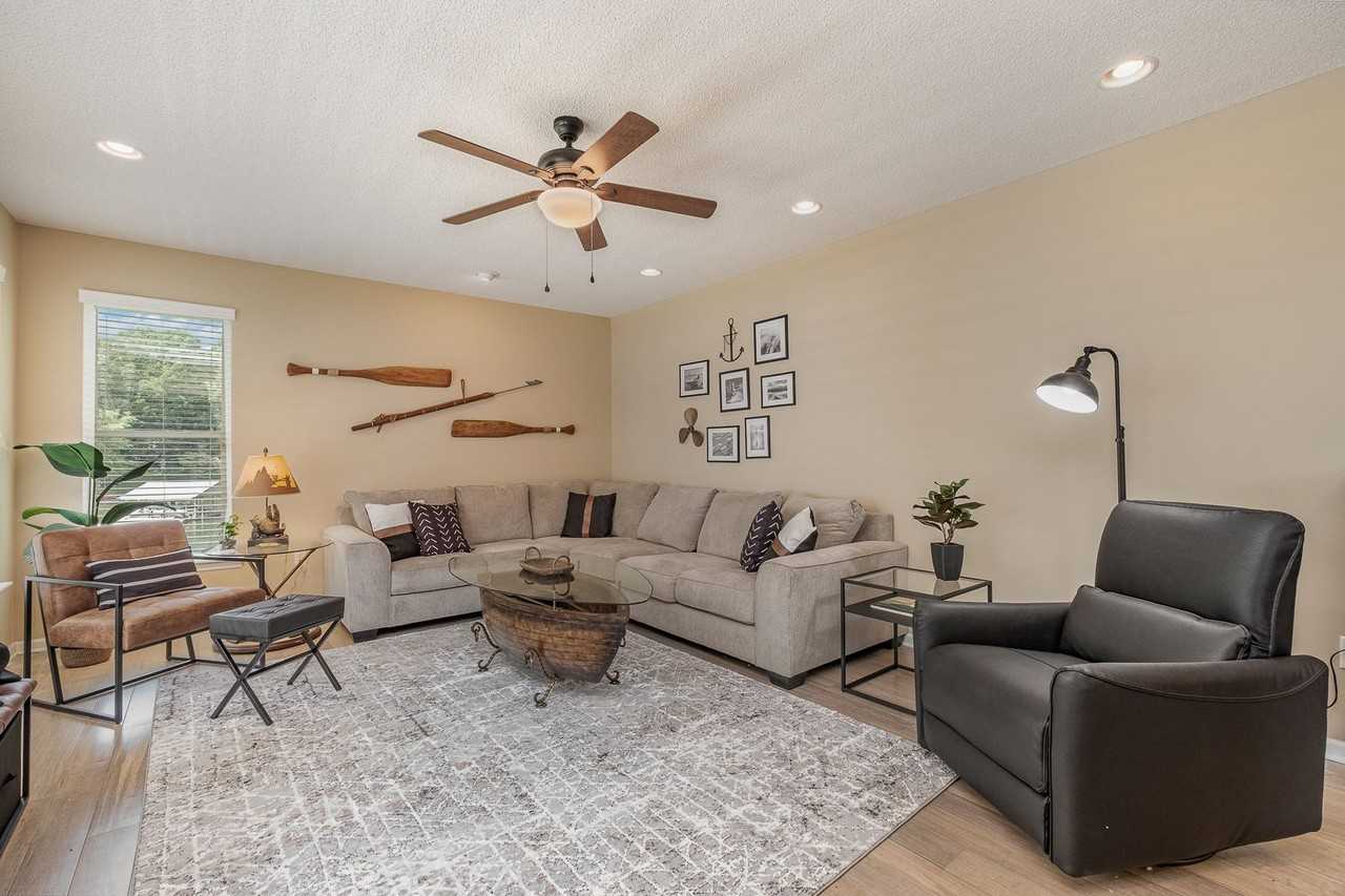 7815 Lucy Ln - Photo 5 of 29