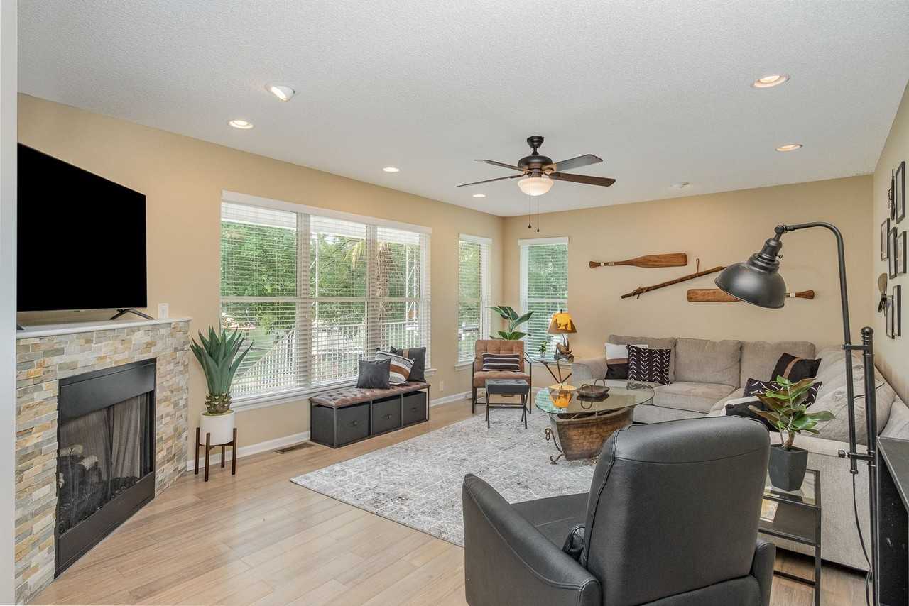 7815 Lucy Ln - Photo 6 of 29