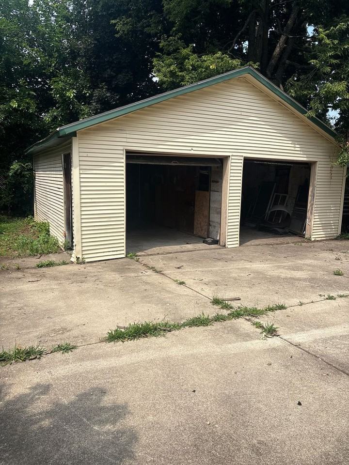 1250 Porter Ave - Photo 2 of 11