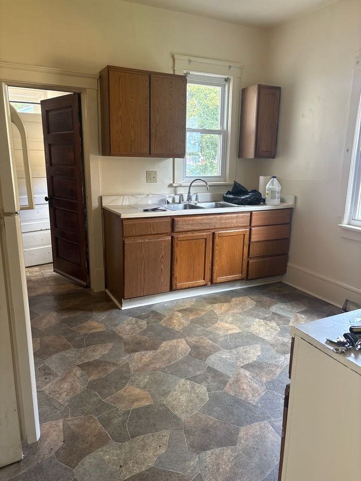 1250 Porter Ave - Photo 3 of 11