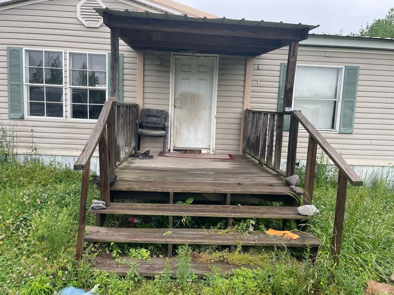 222 Tara Ln - Photo 2 of 27