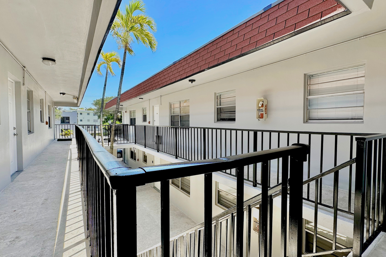 2025 Washington Street - Photo 5 of 50