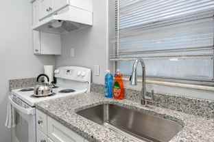 1 Bedroom, 1 Bath unit with outdoor amenities and walkability - Photo 1 of 1