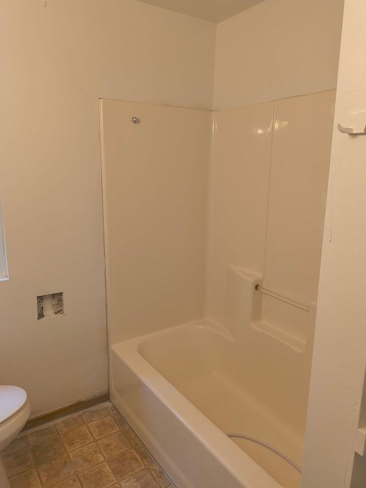 106 S Clay St - Photo 7 of 10