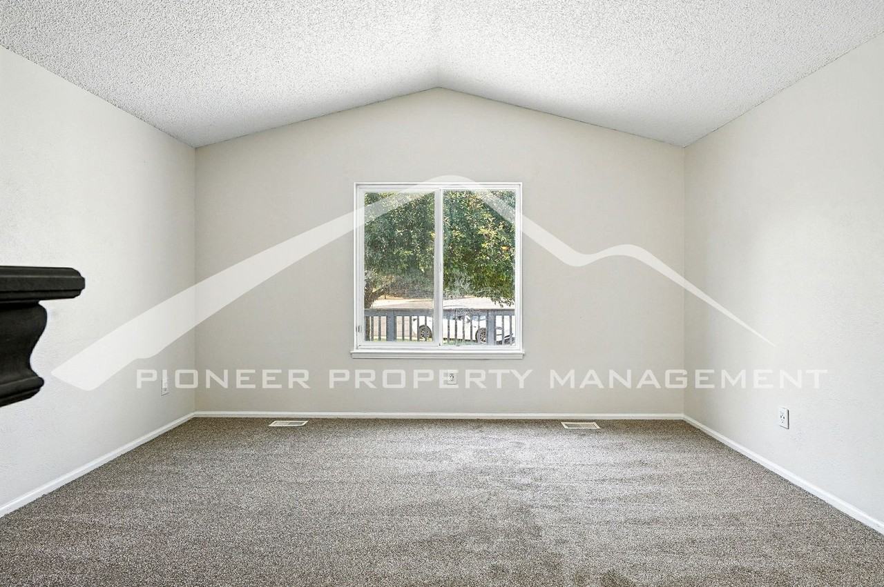 5621 W 76th Ave - Photo 5 of 23