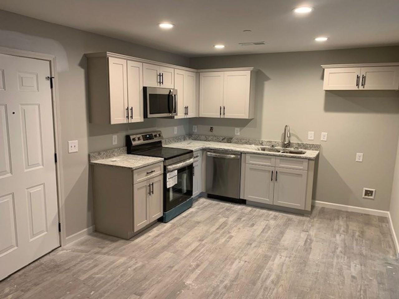 Tower 829 Apartments - Photo 5 of 10