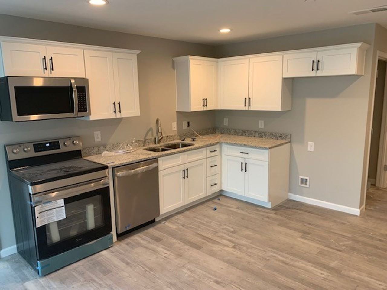 Tower 829 Apartments - Photo 6 of 10