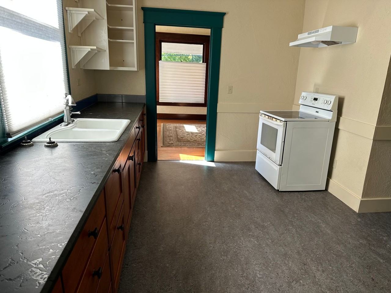 1927 Nw Highway 20 - Photo 2 of 12