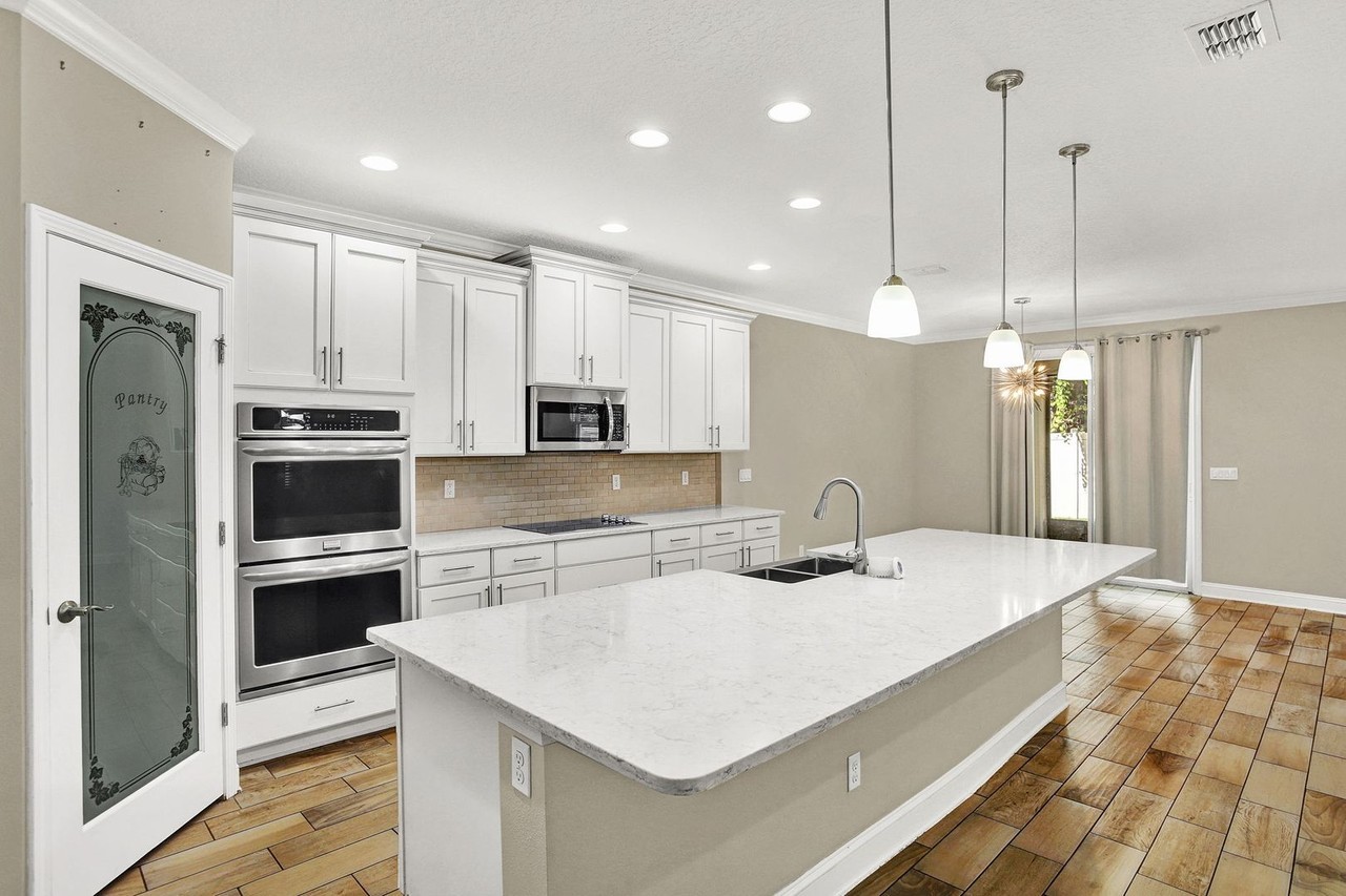 3821 Coastal Cove Cir - Photo 4 of 21