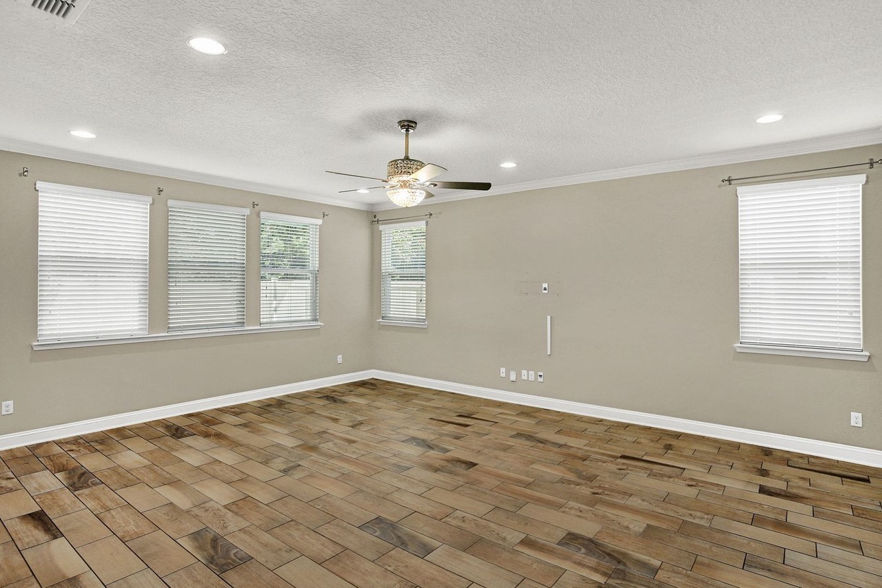 3821 Coastal Cove Cir - Photo 6 of 21