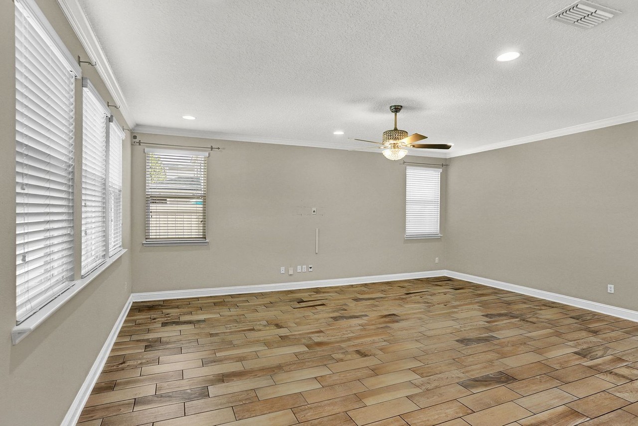 3821 Coastal Cove Cir - Photo 7 of 21