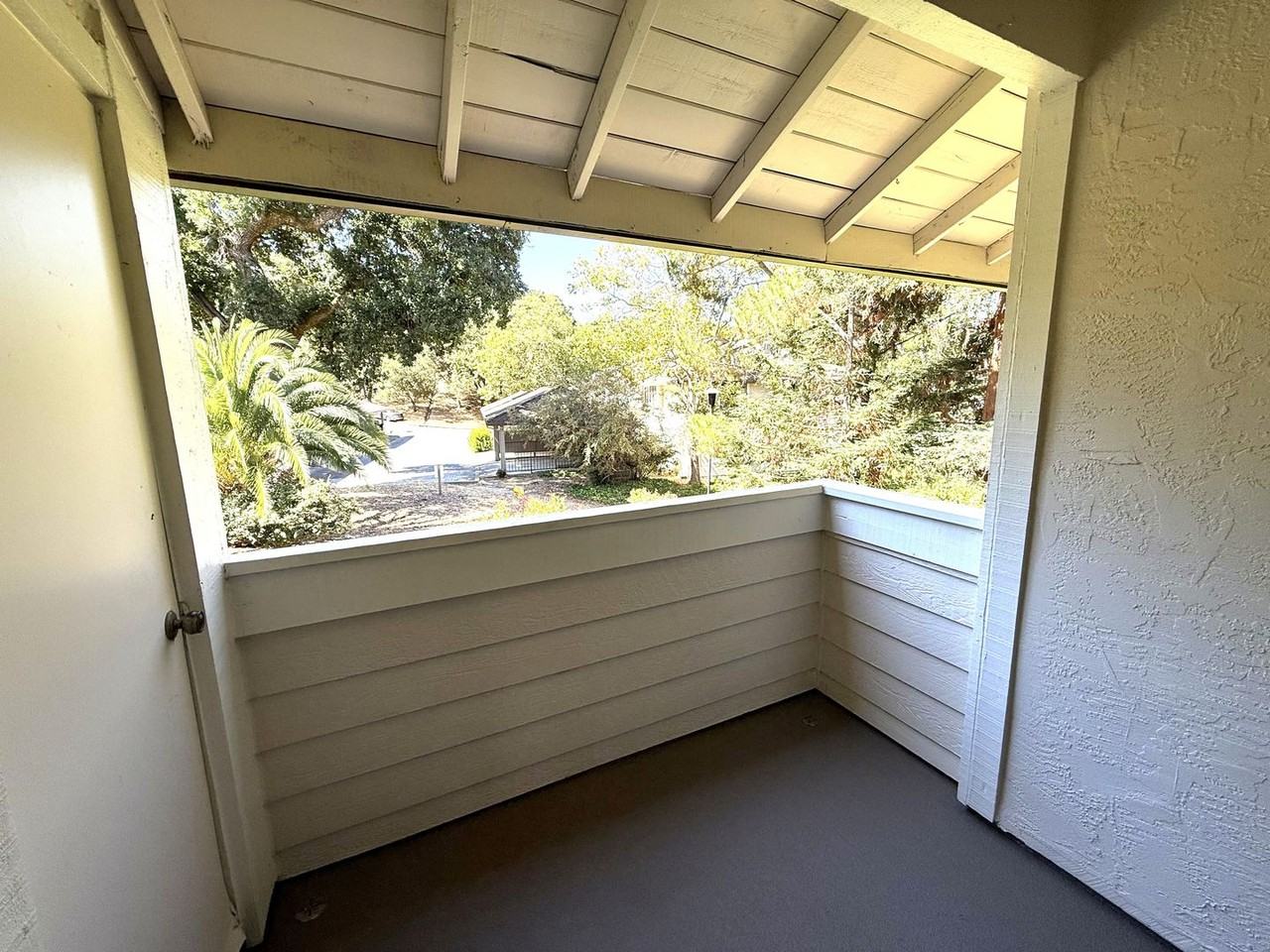 30 Woodstock Ct - Photo 4 of 13