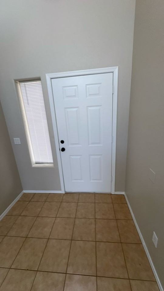 41232 N Cambria Dr - Photo 2 of 16