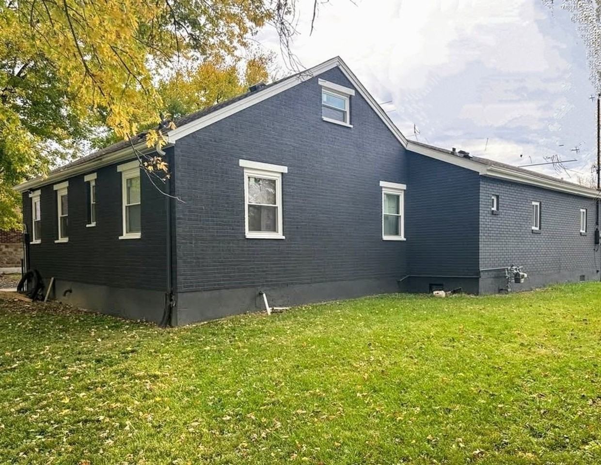 8079 W 3rd St - Photo 2 of 21