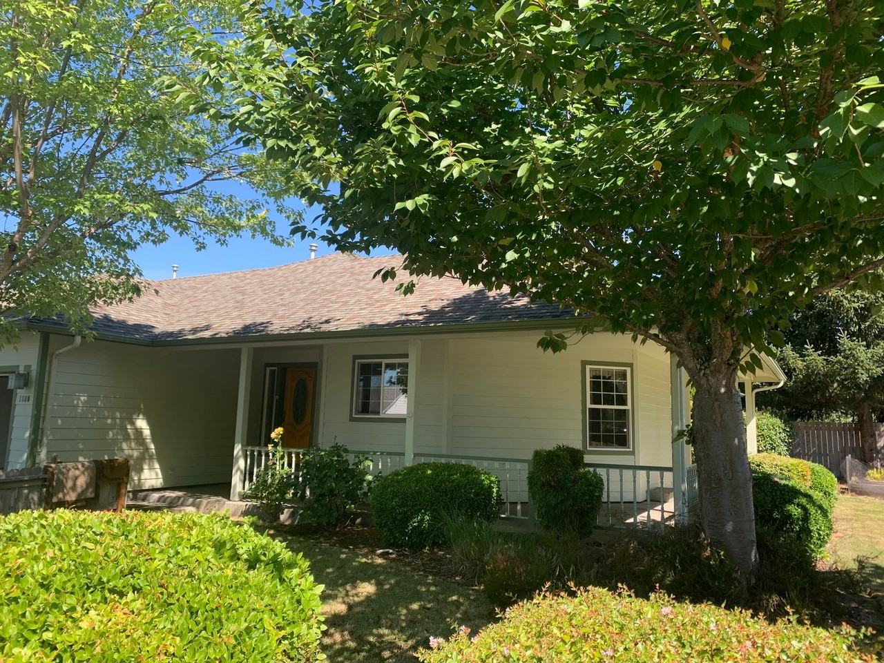 1800 Sw J St - Photo 3 of 7