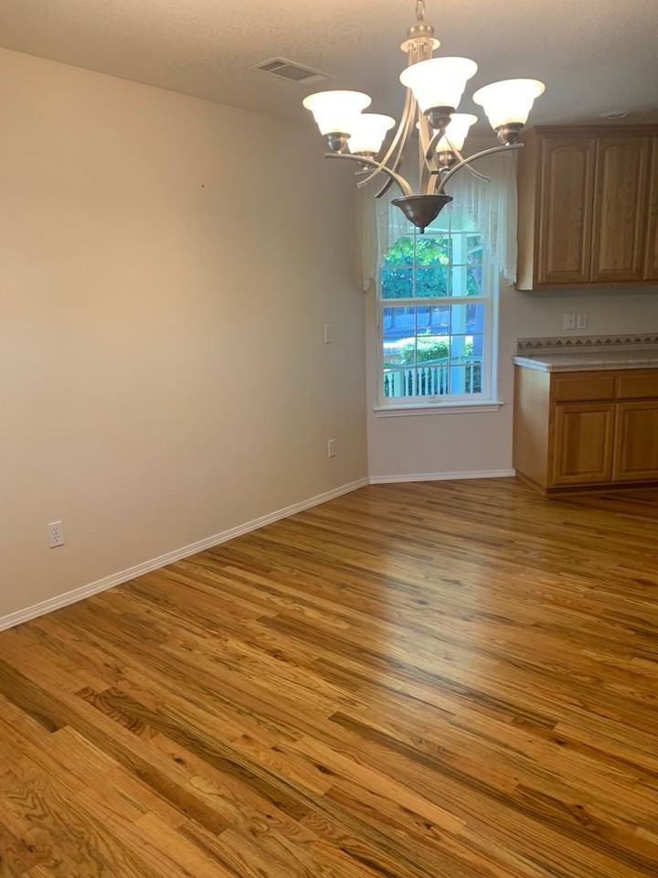 1800 Sw J St - Photo 7 of 7