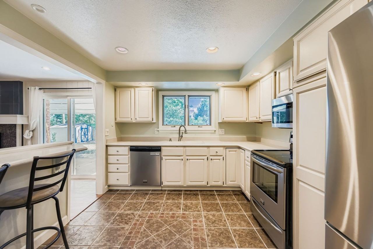 8296 E Girard Ave - Photo 4 of 11