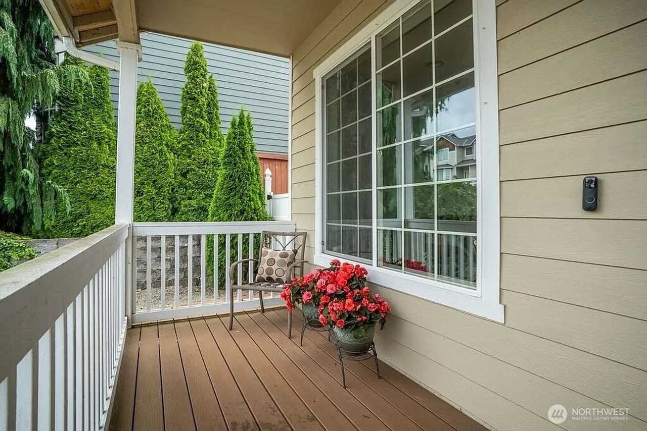 6924 38th Pl Ne - Photo 2 of 30