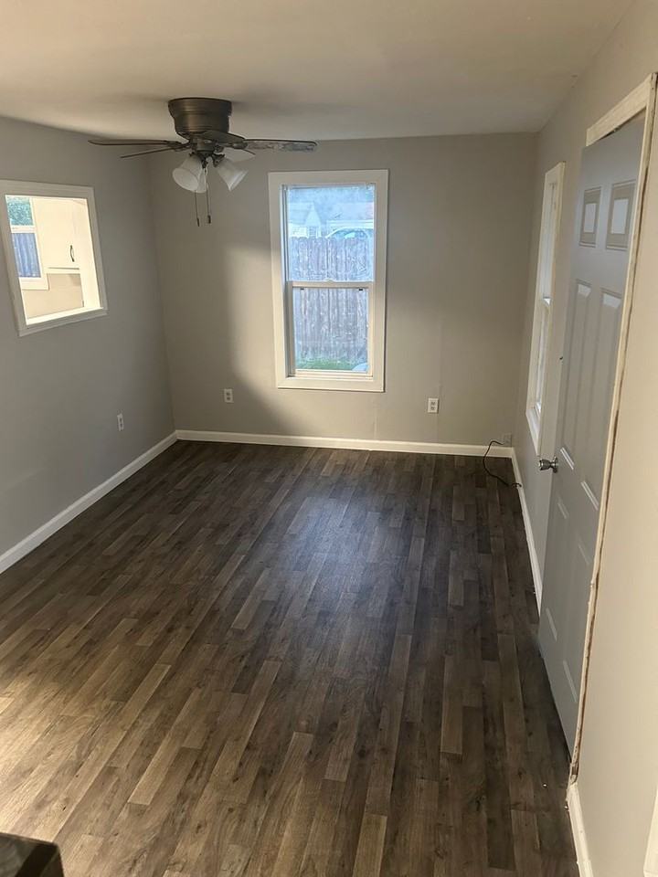901 E Wilson Ave - Photo 2 of 4