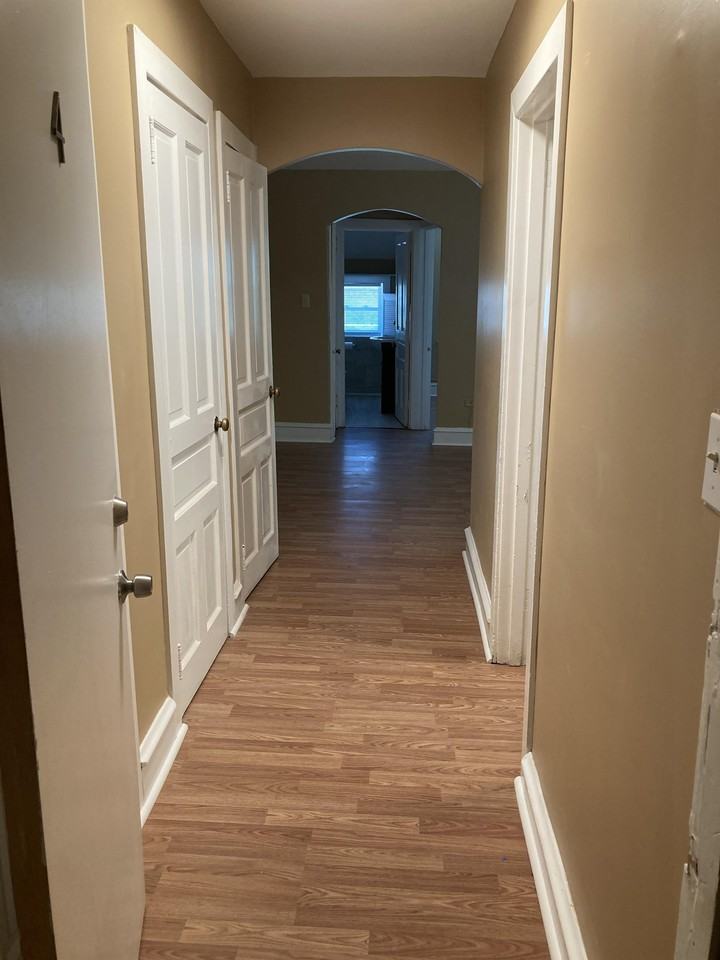 305 W 18th St #3 - Photo 2 of 9