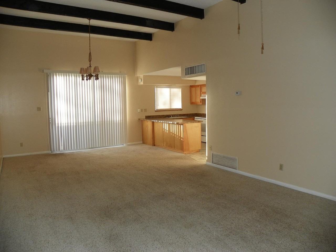 1343 Rio Rancho Blvd Se #A - Photo 5 of 16