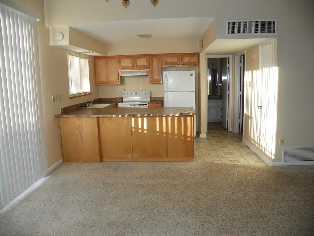 1343 Rio Rancho Blvd Se #A - Photo 6 of 16