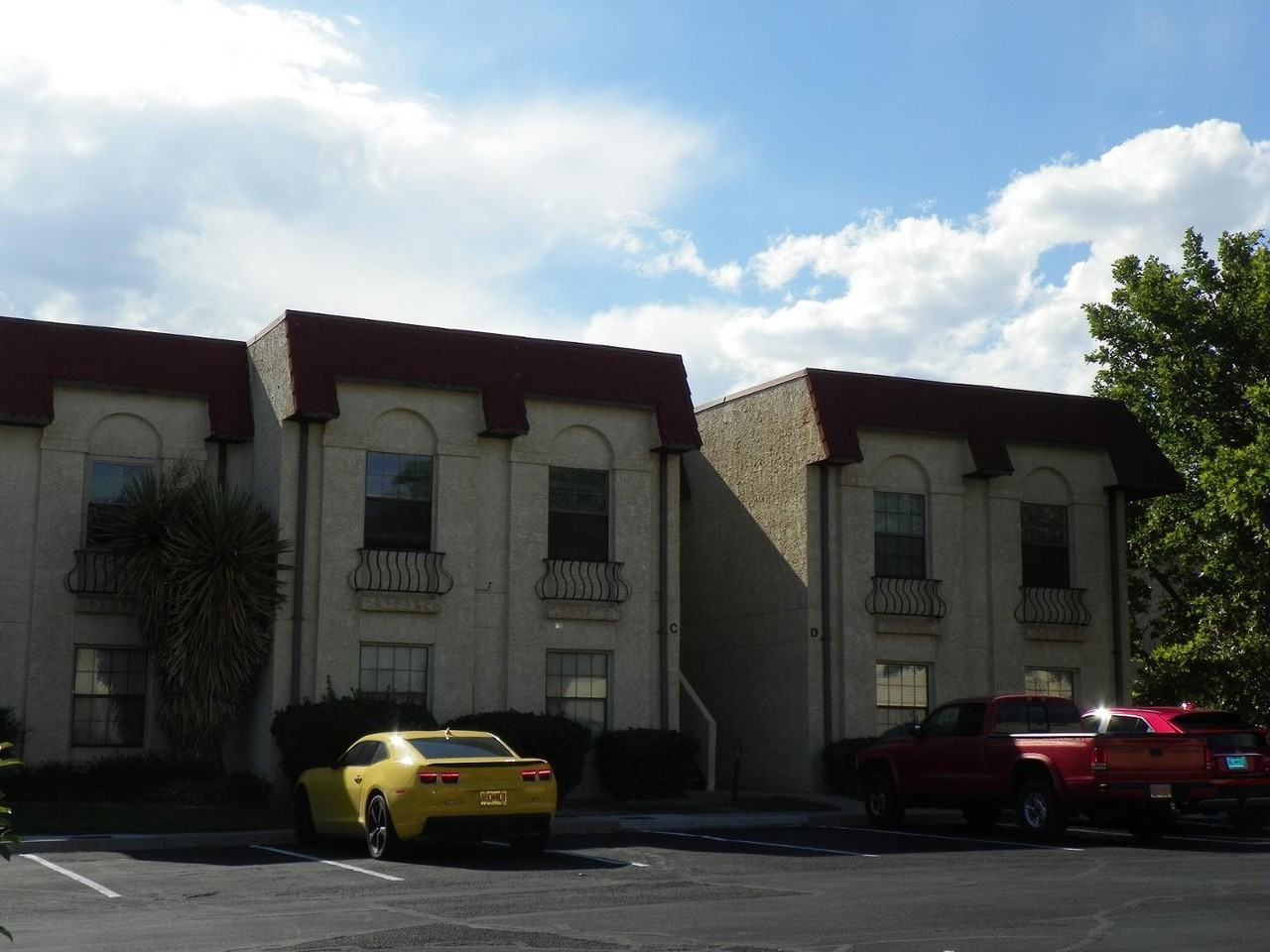 811 Country Club Dr Se #2C