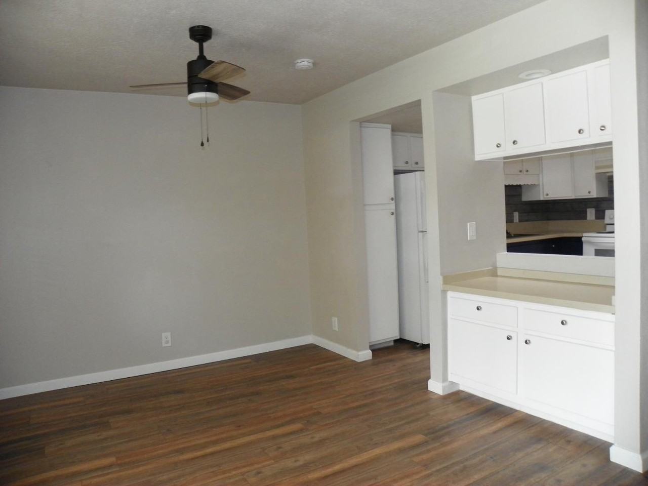 811 Country Club Dr Se #2C - Photo 4 of 18