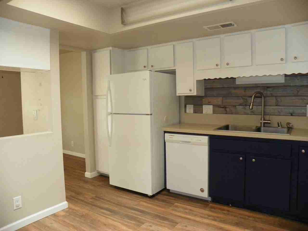 811 Country Club Dr Se #2C - Photo 6 of 18