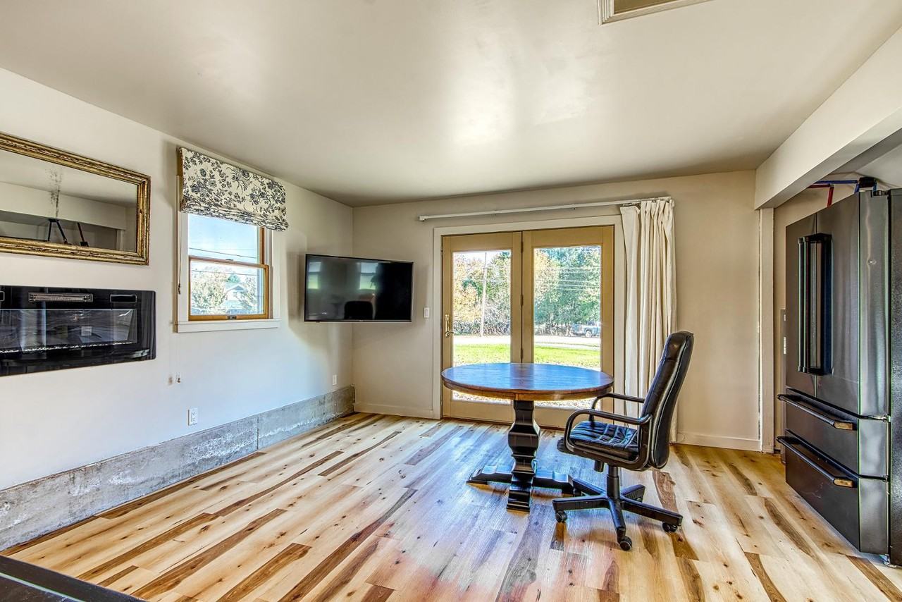 37 Parker Point Rd - Photo 4 of 7