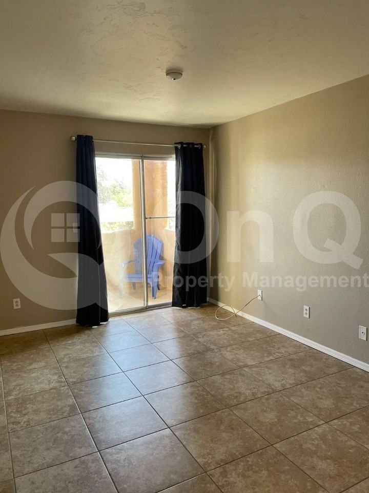 1810 E Blacklidge Dr #410 - Photo 6 of 10