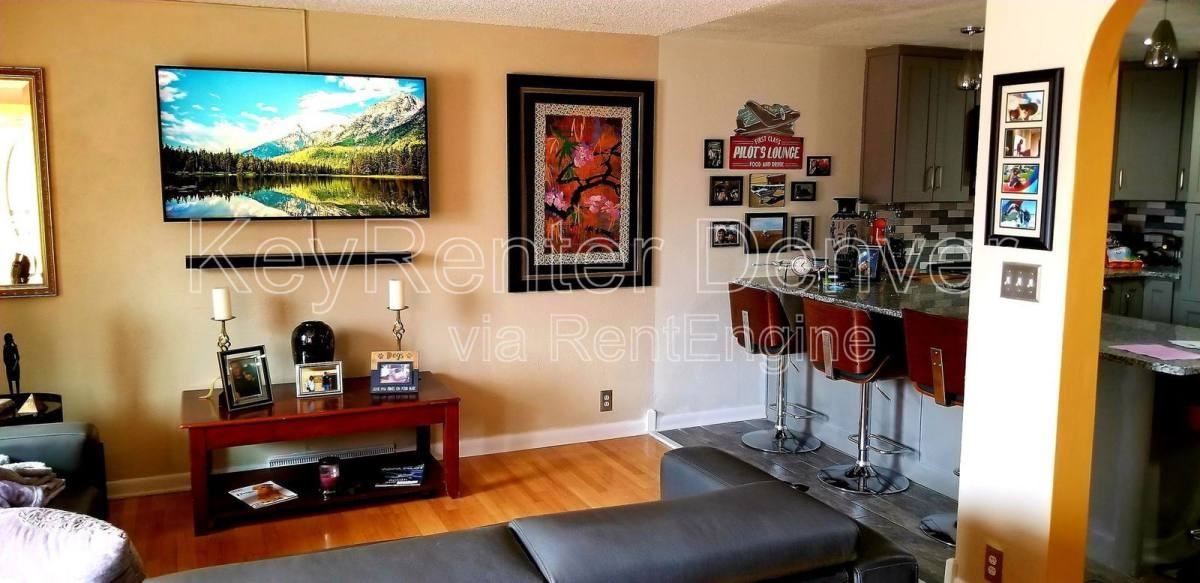 516 Troy St - Photo 3 of 10