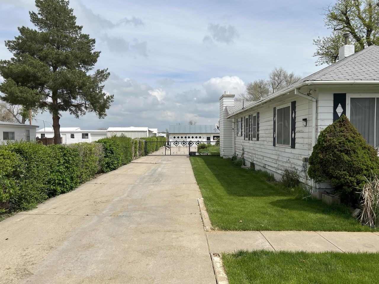 509 E Riverview Ave - Photo 3 of 19