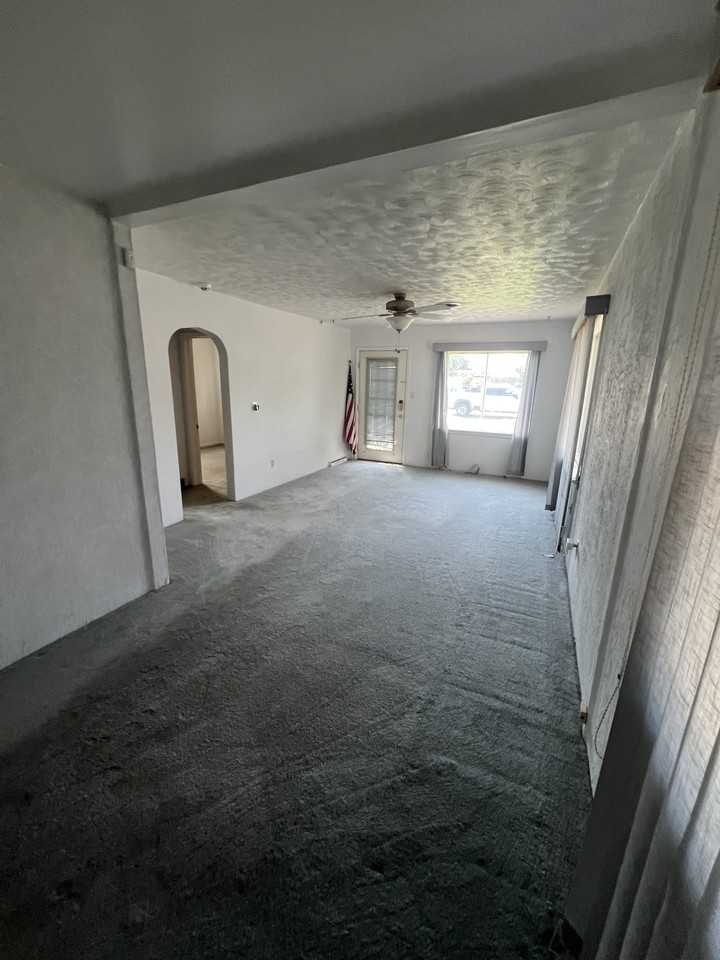 509 E Riverview Ave - Photo 7 of 19