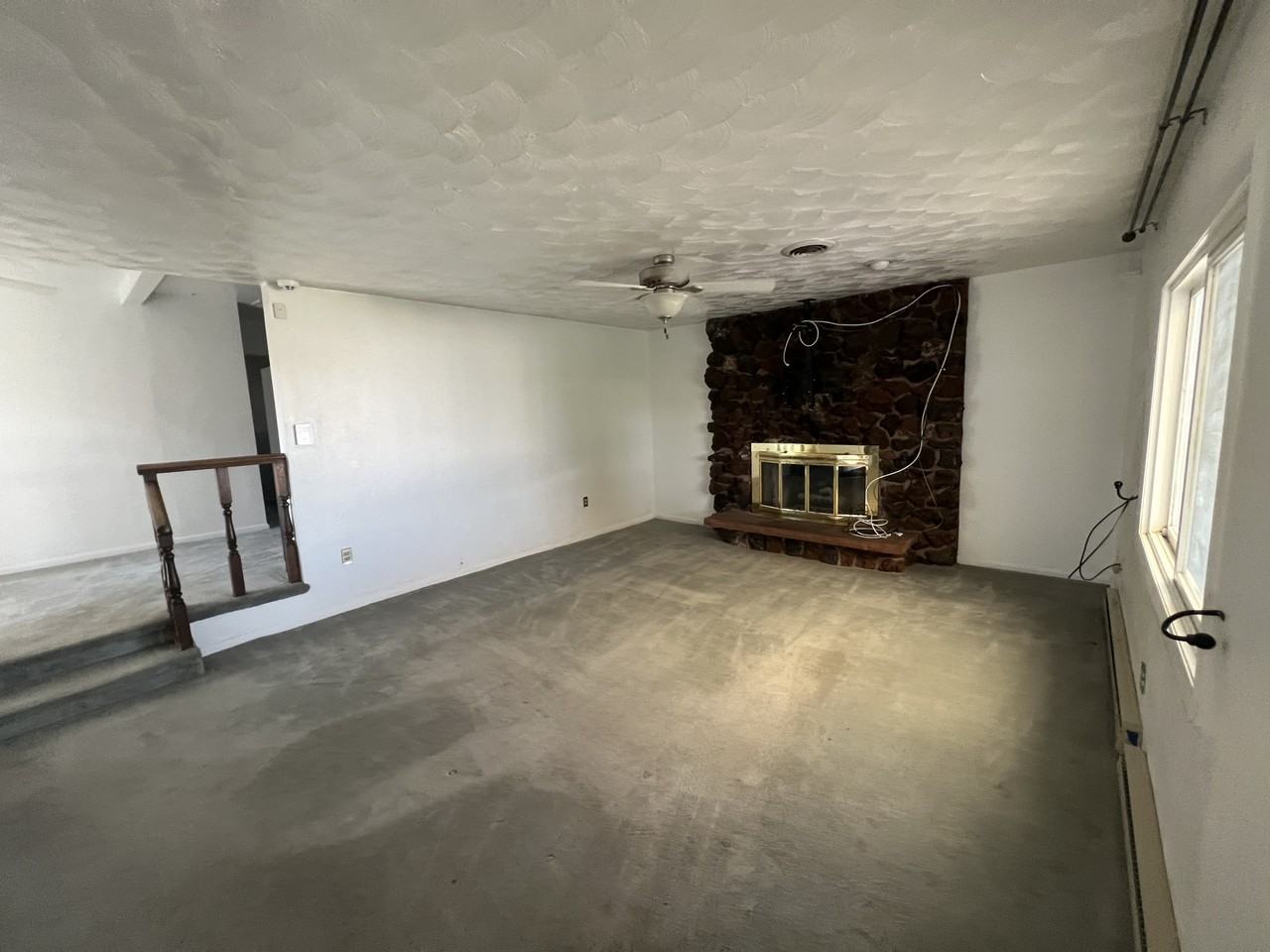 509 E Riverview Ave - Photo 7 of 19