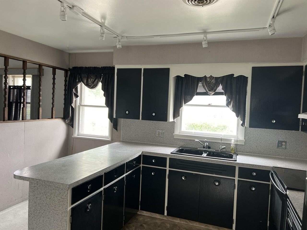 509 E Riverview Ave - Photo 3 of 19