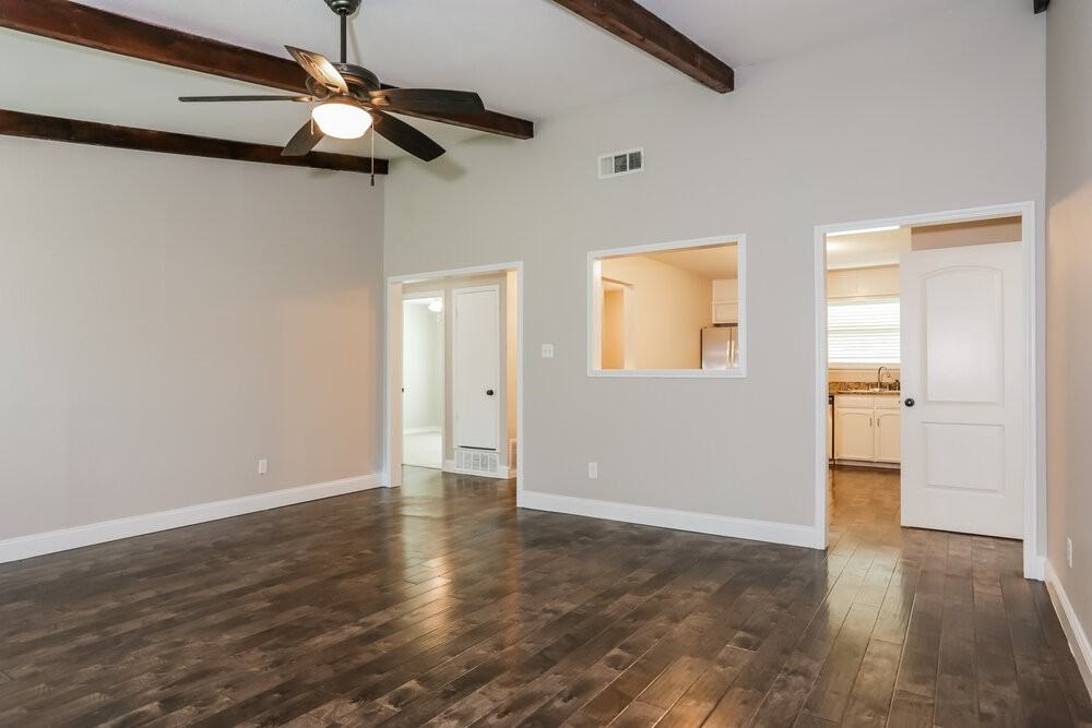 808 Judith St - Photo 5 of 16