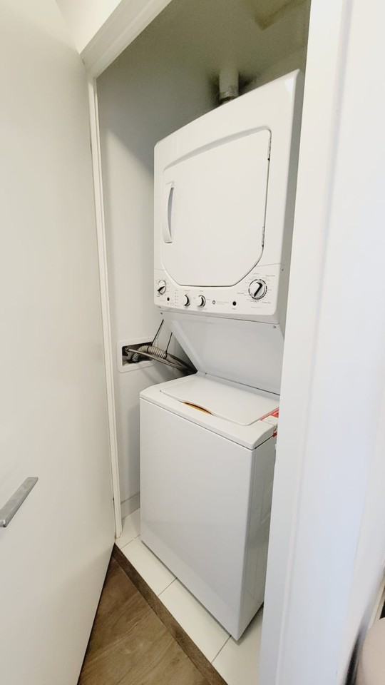 270 Dufferin Street - Photo 2 of 15