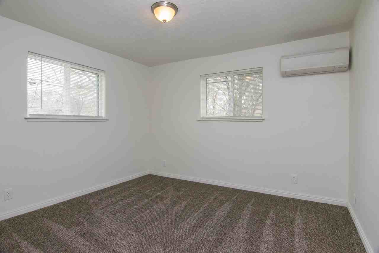 385 S 4820 W #B - Photo 4 of 11