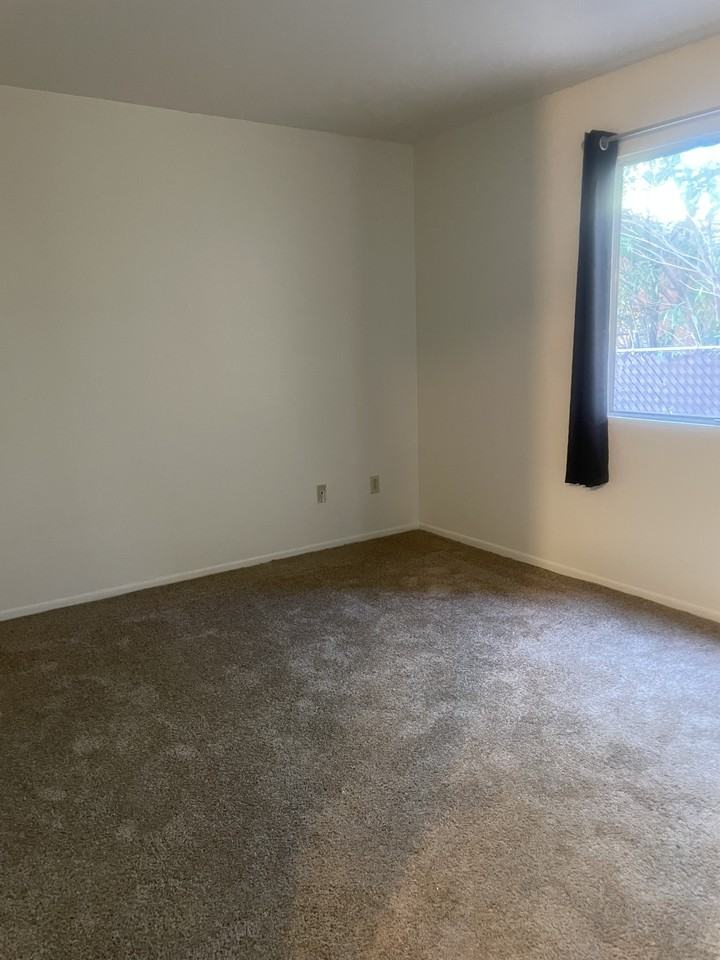 1810 E Blacklidge Dr #1012 - Photo 7 of 18