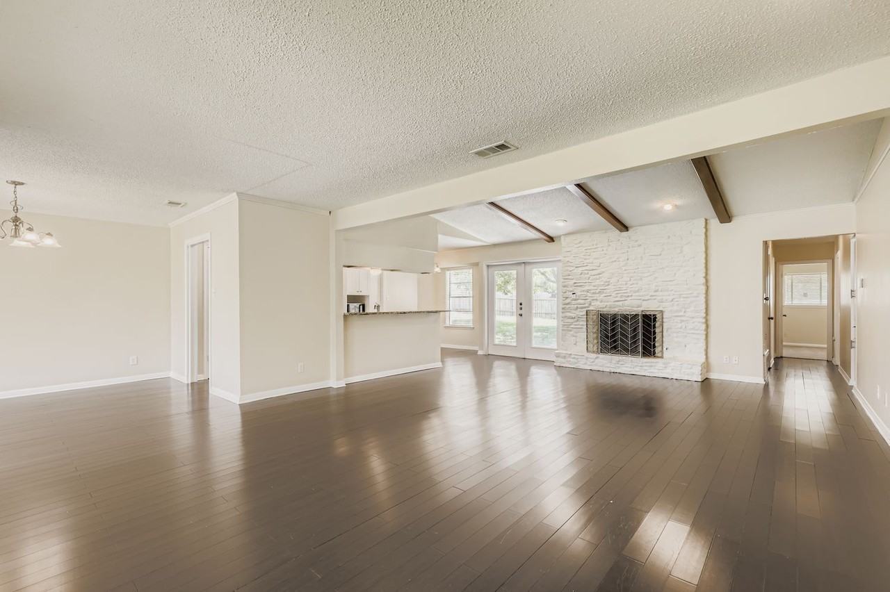 5313 Basswood Ln - Photo 5 of 34